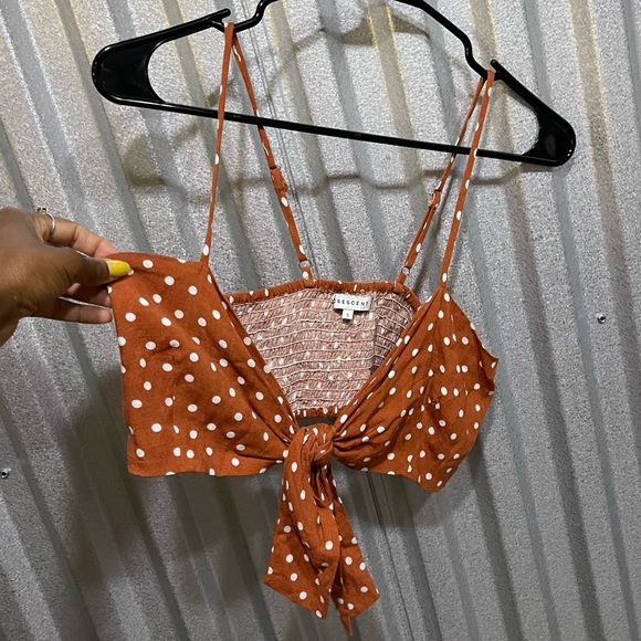 Crescent Tops - Womens Clothes Listed Thrift